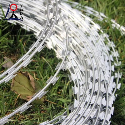 Modern Security Fencing Stainless Steel Barbed Wire Age Resistance